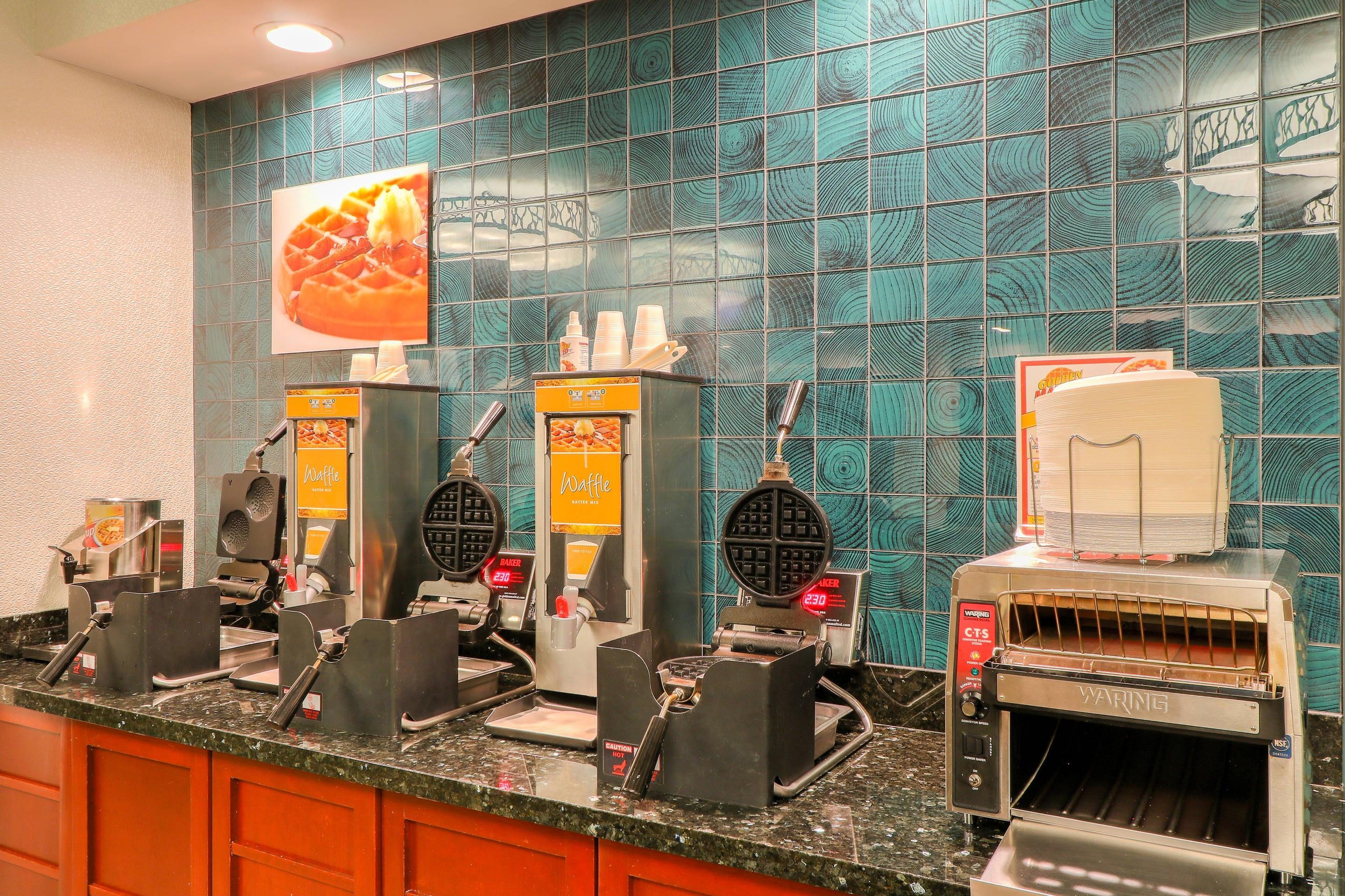 Breakfast area | Quality Inn Near the Island Pigeon Forge
