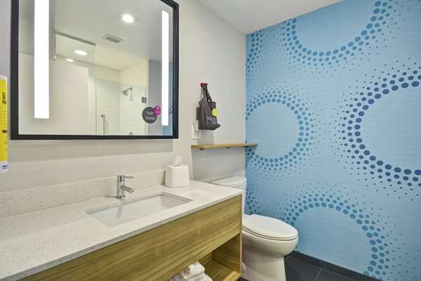  - Tru by Hilton Hotel Chicopee