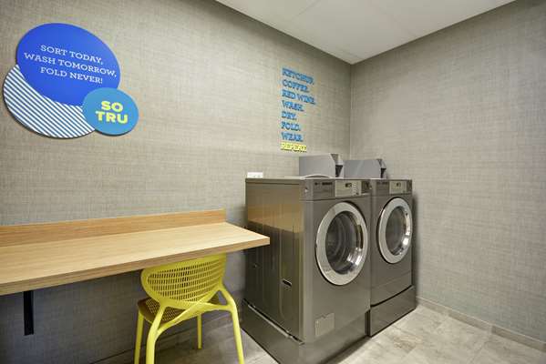  - Tru by Hilton Hotel Chicopee