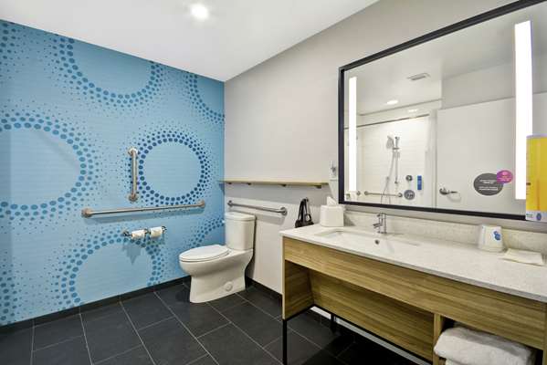  - Tru by Hilton Hotel Chicopee