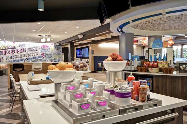  - Tru by Hilton Hotel Chicopee