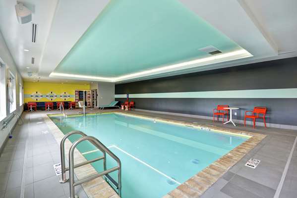 Pool - Tru by Hilton Hotel Chicopee