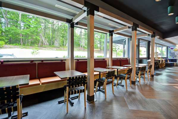  - Tru by Hilton Hotel Chicopee