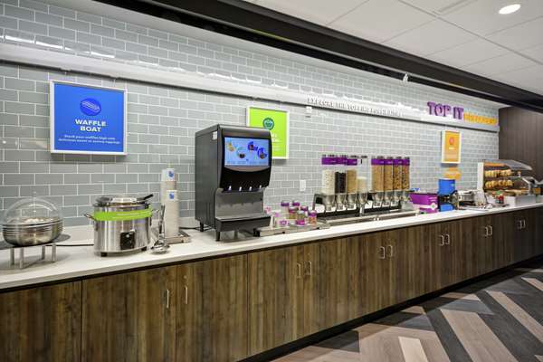 Restaurant - Tru by Hilton Hotel Chicopee