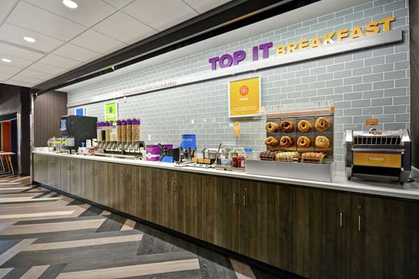 Restaurant - Tru by Hilton Hotel Chicopee