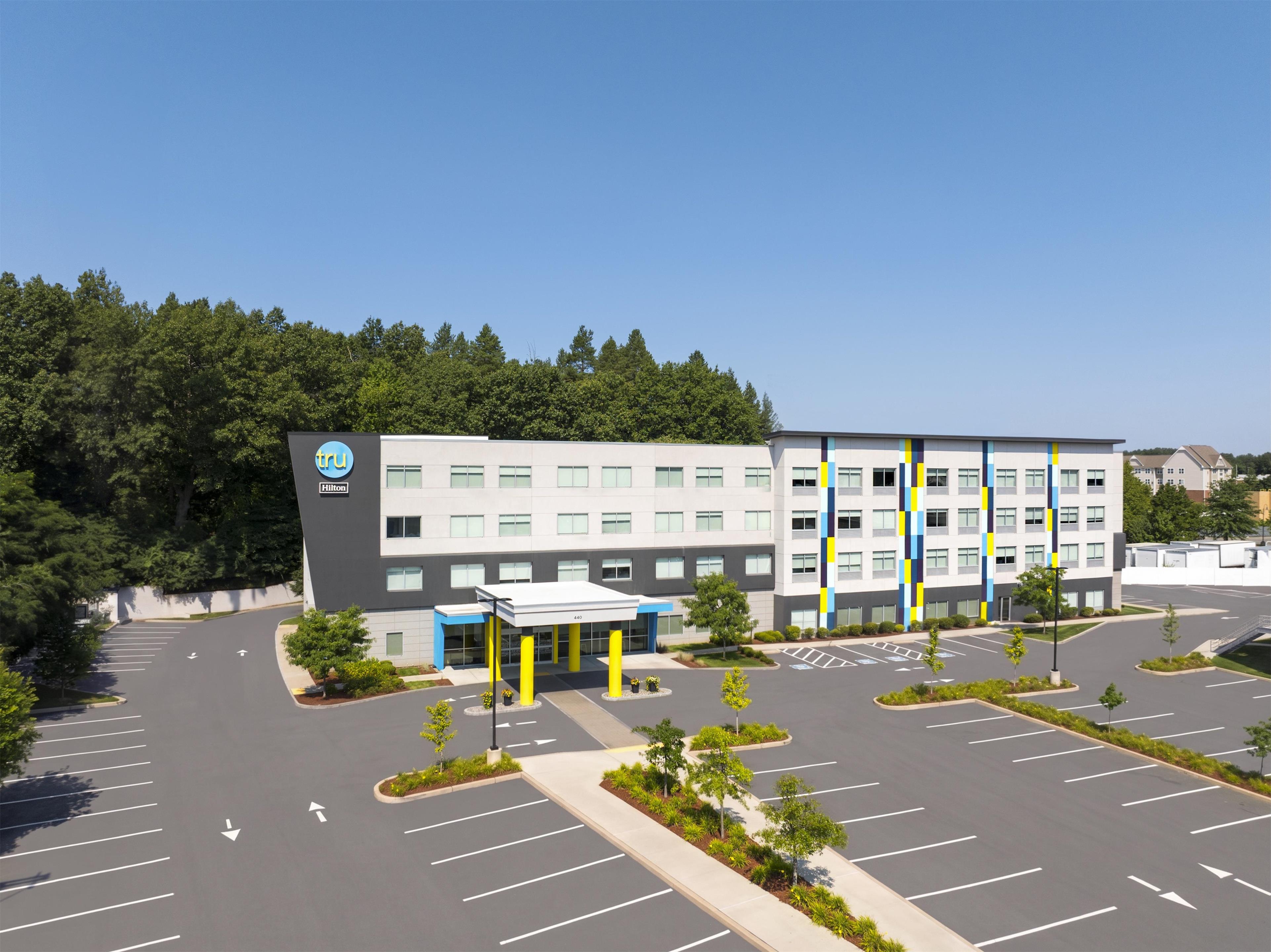 Exterior | Tru by Hilton Chicopee Springfield