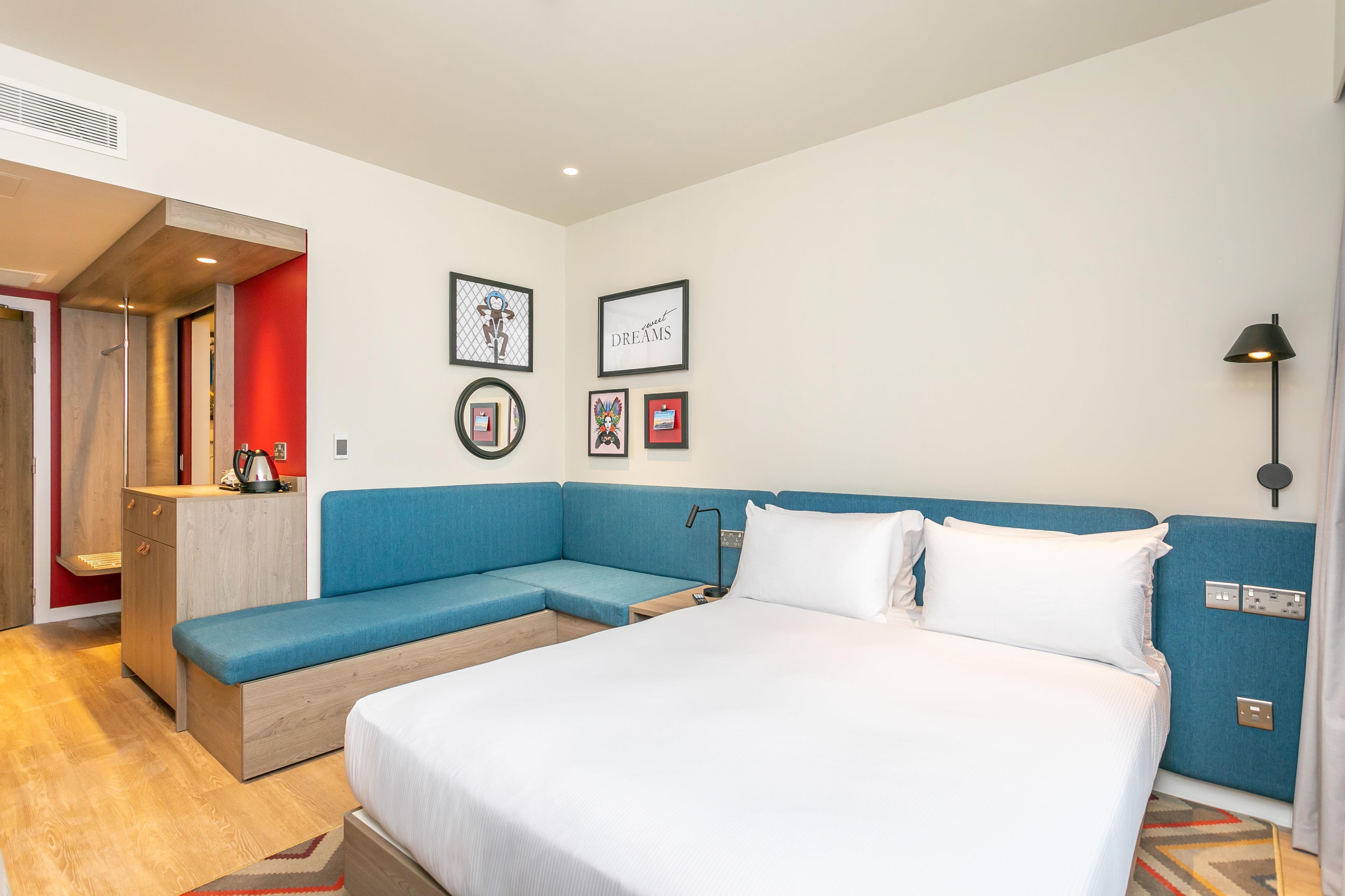 Hampton by Hilton Blackpool Room Type - QUEEN ROOM PREMIUM SOFABED