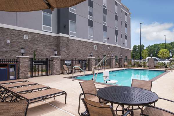 Pool - Hampton Inn Benson - I-95, Exit 79