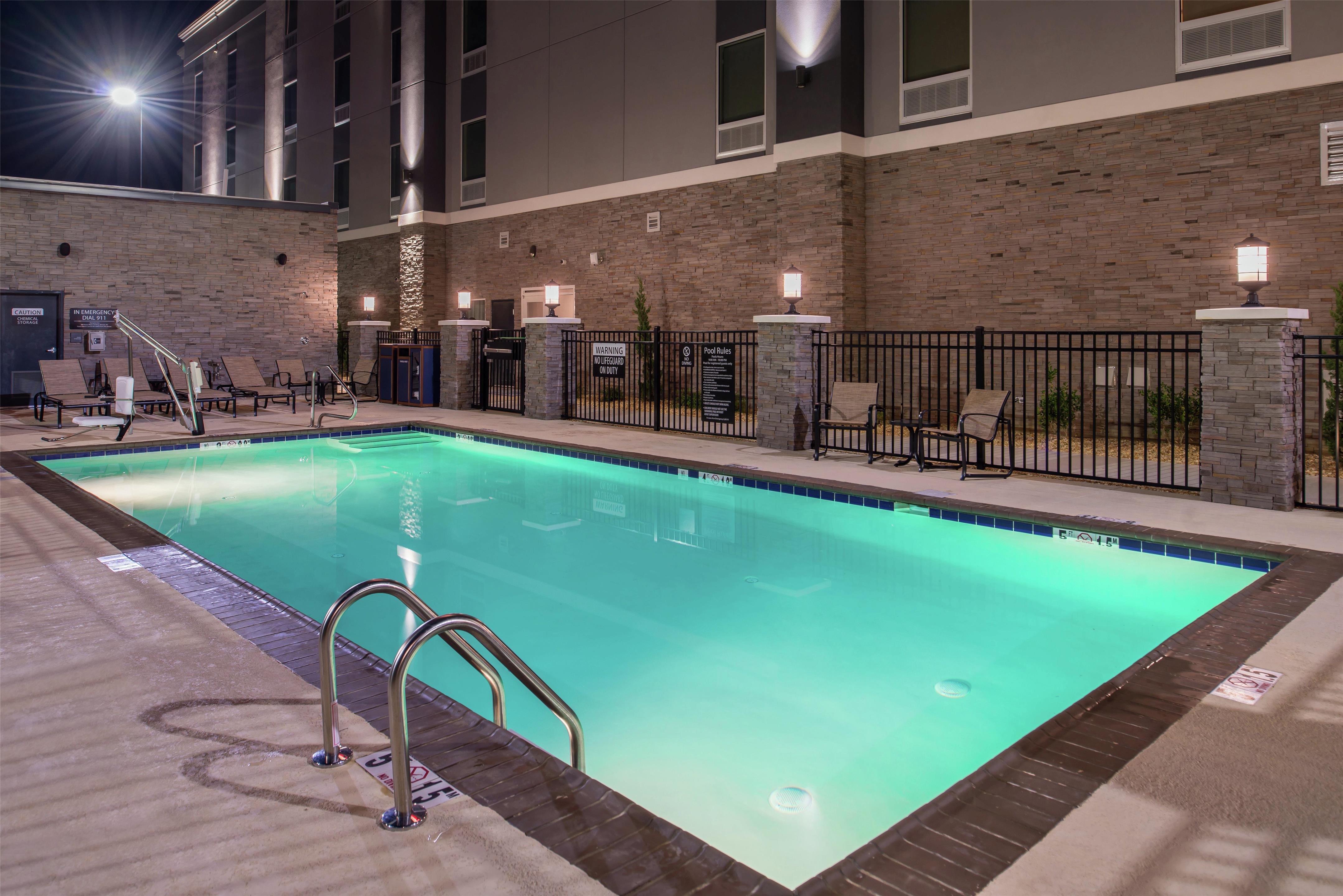 Pool | Hampton Inn Benson