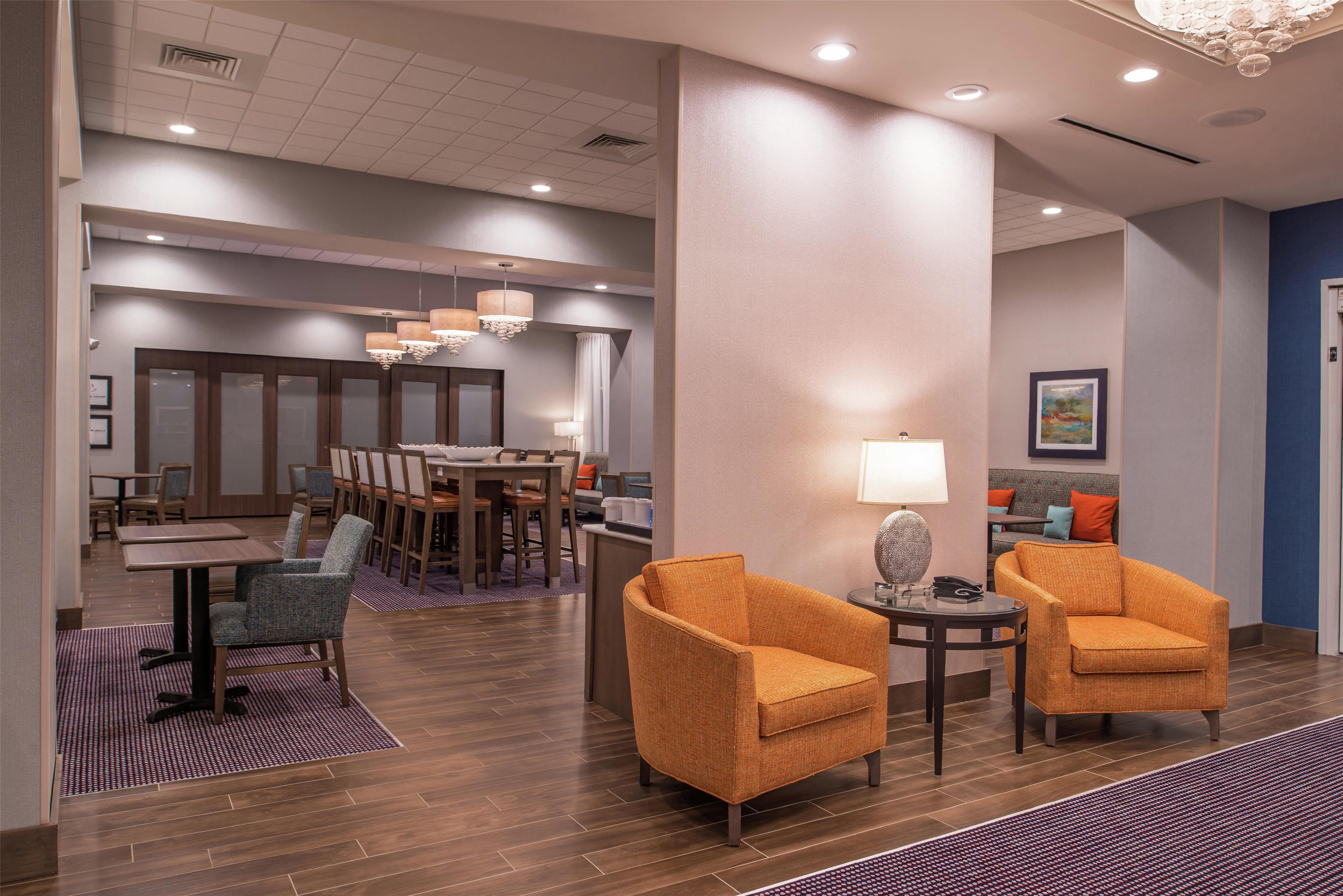 Lobby | Hampton Inn Benson