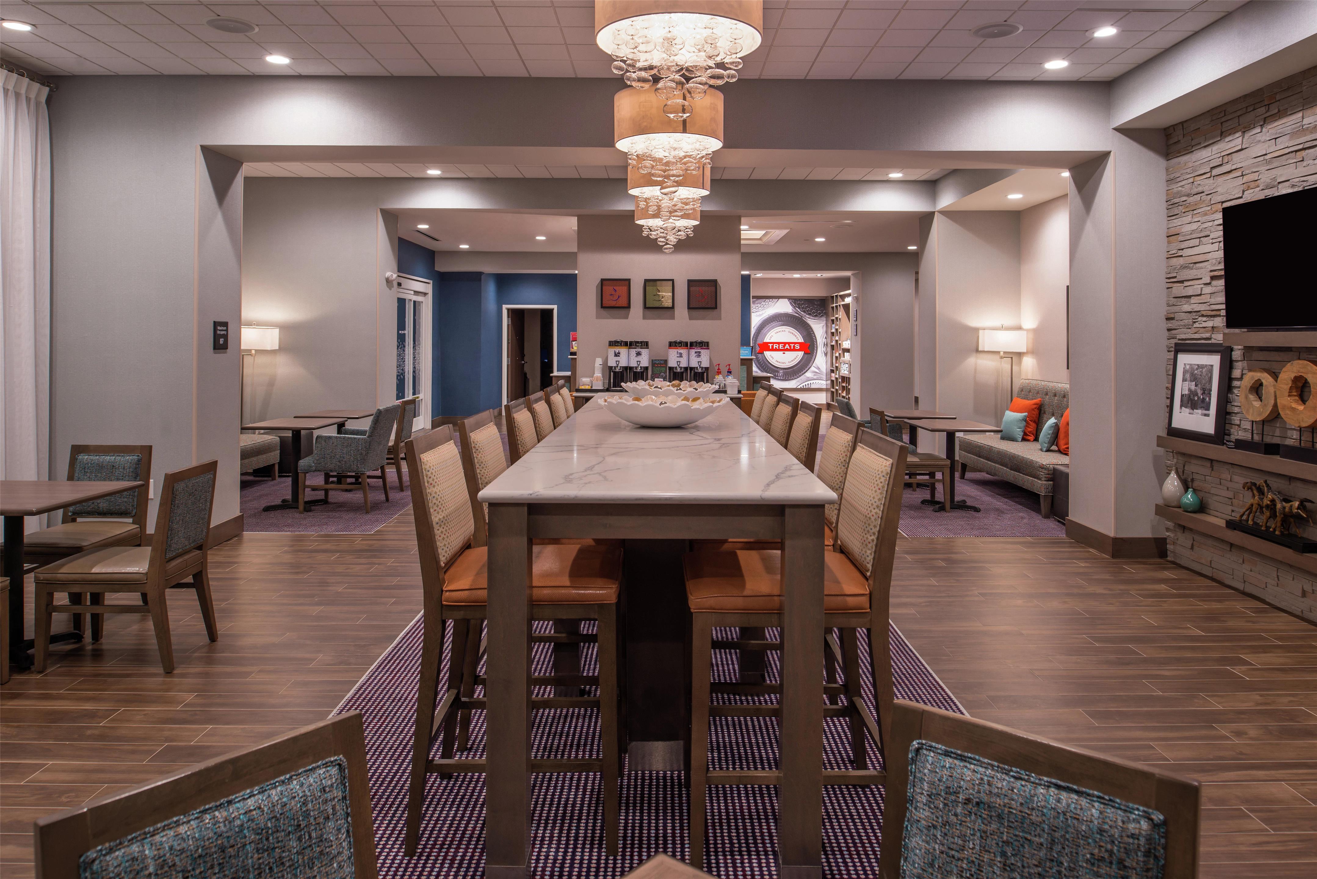 Lobby | Hampton Inn Benson