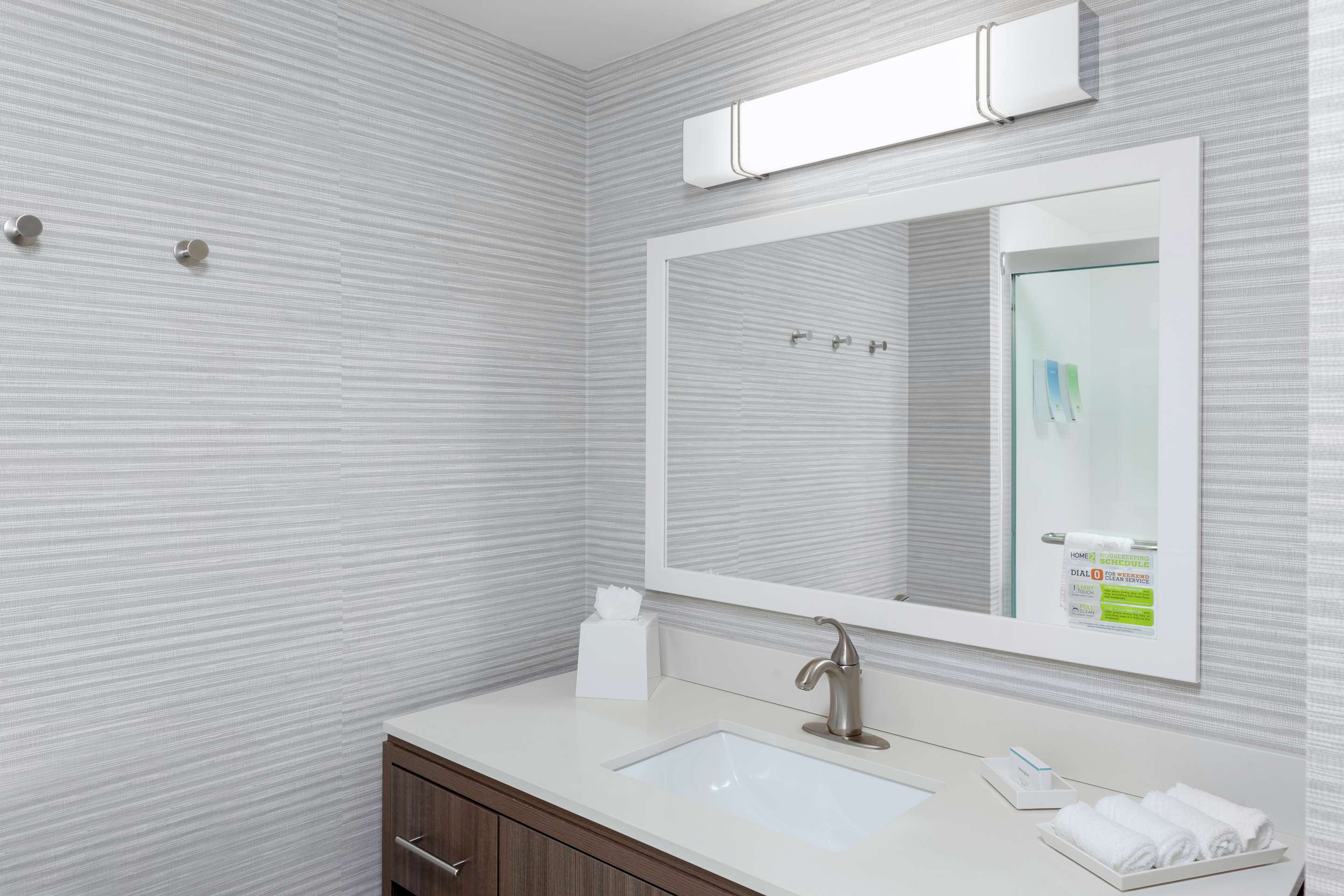 Guest room bath