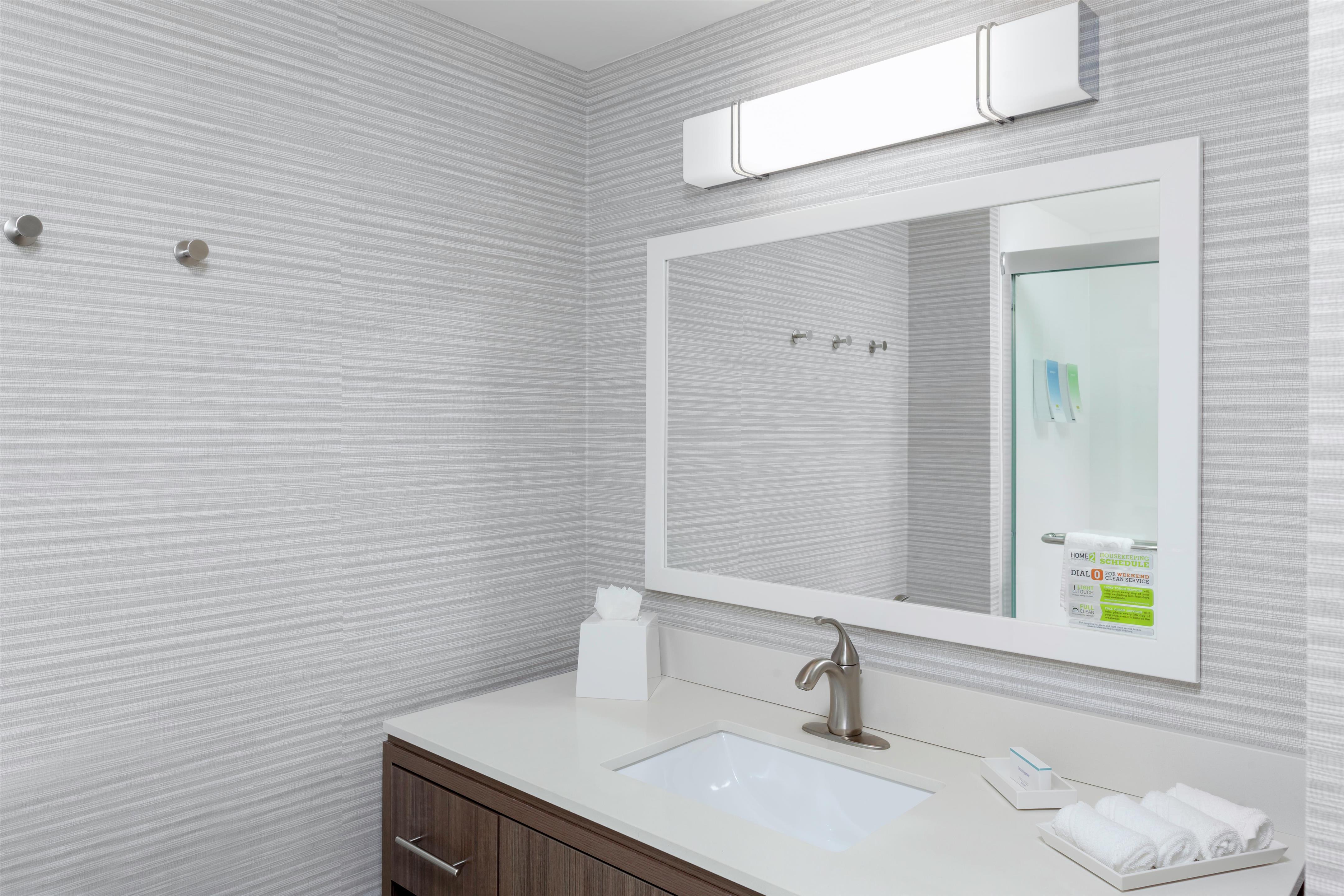 Guest room bath