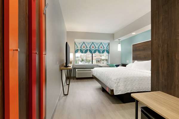  - Tru by Hilton Hotel St Charles - I-70, Exit 229B