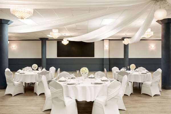  - Travelodge Whitecourt