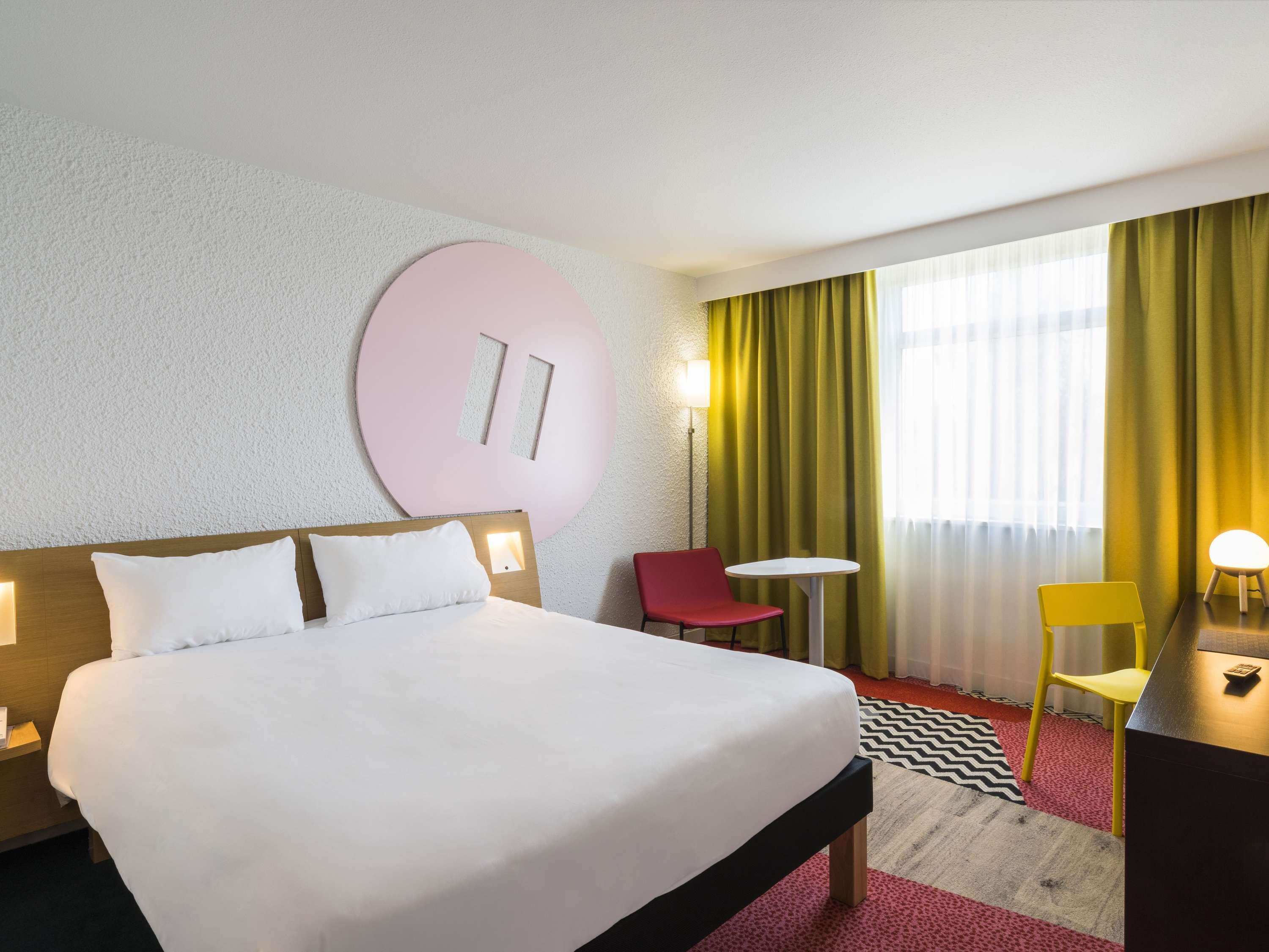 ibis Styles Lyon Bron Eurexpo Room Type - 63-in double bed with microfiber pillows, soft duvet and mattress topper, and flat-screen TV