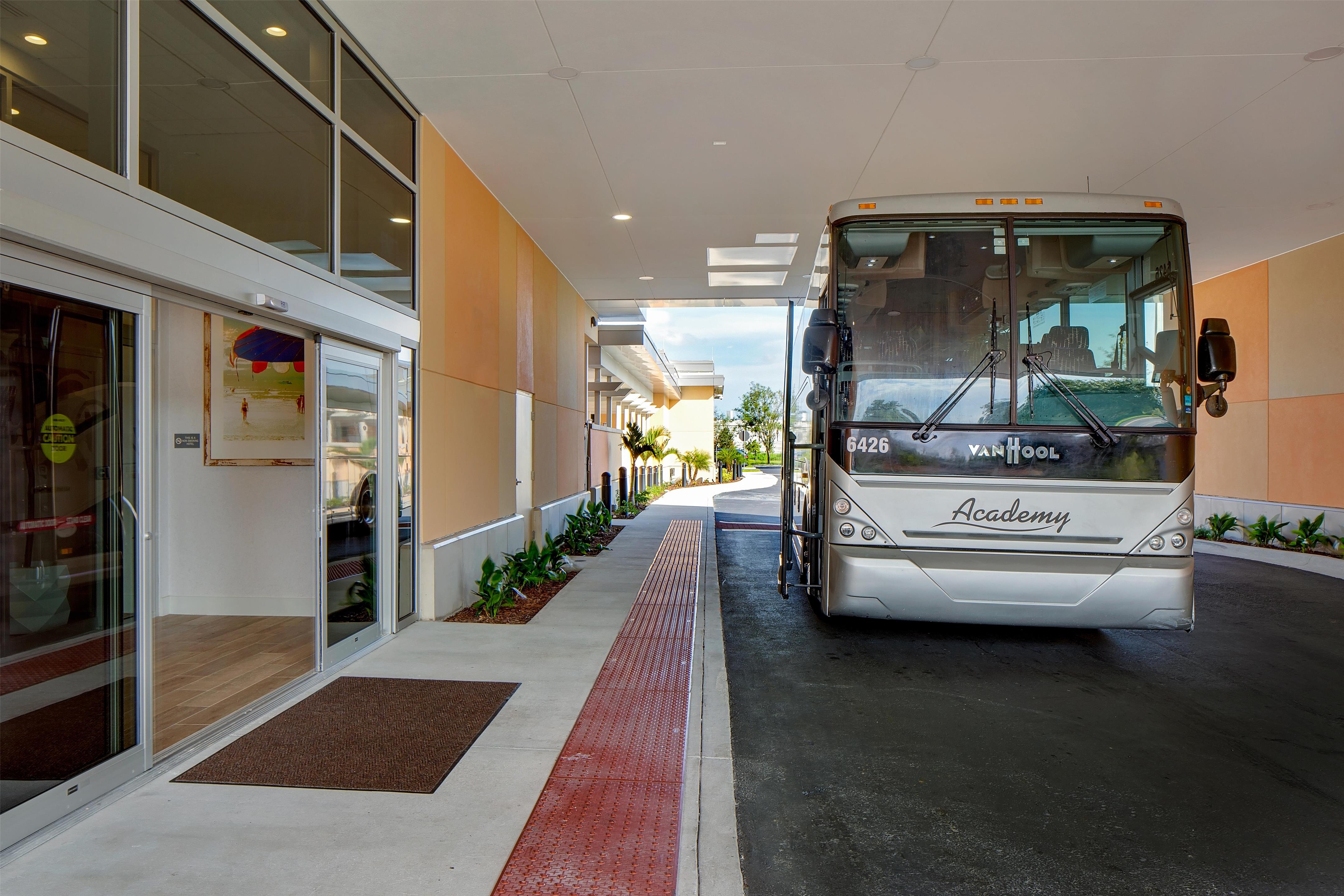 Exterior | Hyatt Place across from Universal Orlando Resort