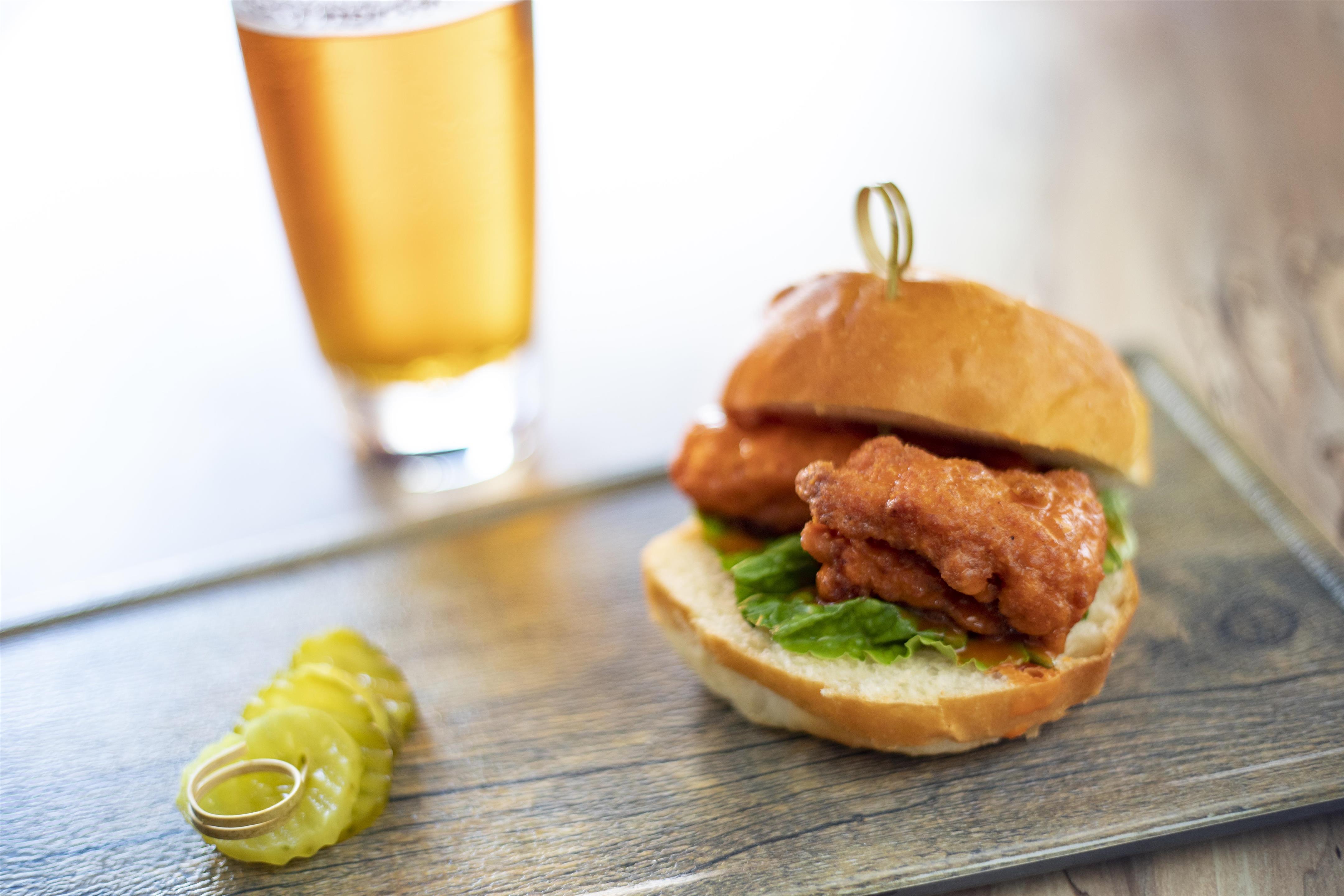 Restaurant | Hyatt Place across from Universal Orlando Resort