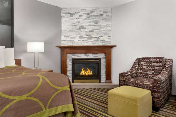  - Super 8 Motel Windsor