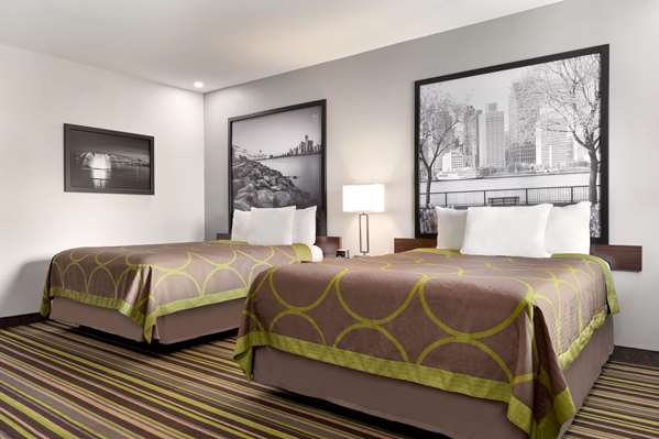  - Super 8 Motel Windsor