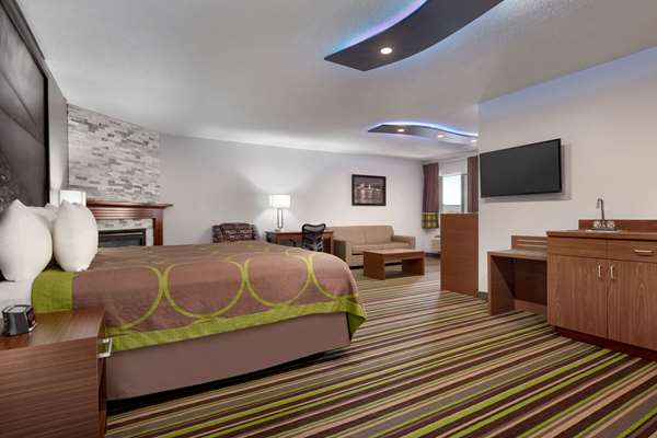  - Super 8 Motel Windsor