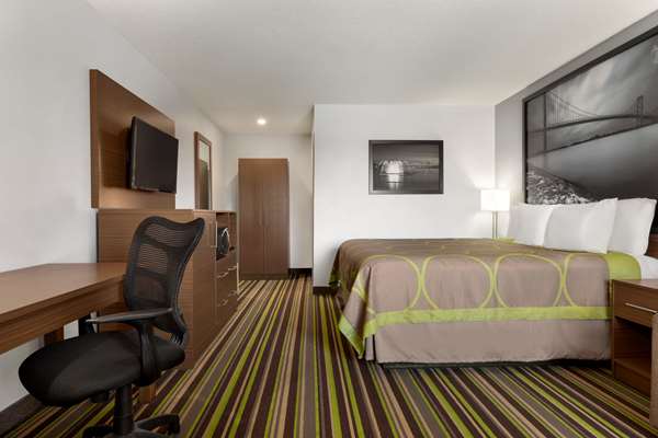  - Super 8 Motel Windsor