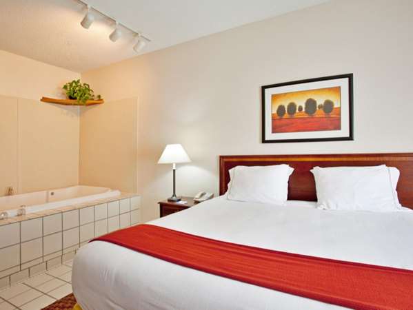  - Baymont Inn & Suites Merrillville - I-65, Exit 253