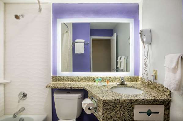  - AmericInn Hotel & Suites International Falls