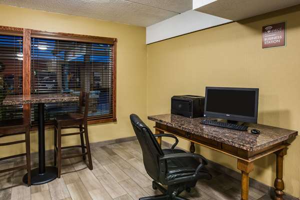 Conference Area - AmericInn Baxter