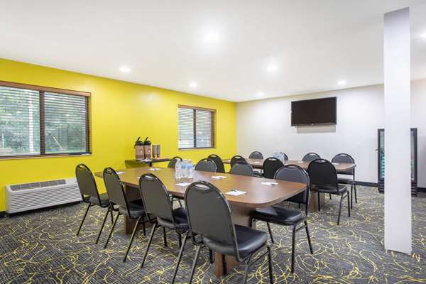 AmericInn by Wyndham Delafield
