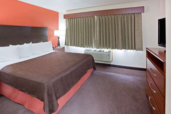 Suite - AmericInn Coon Rapids