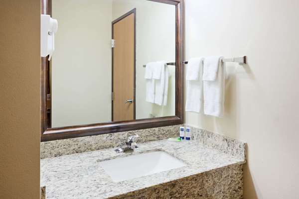  - AmericInn Coon Rapids