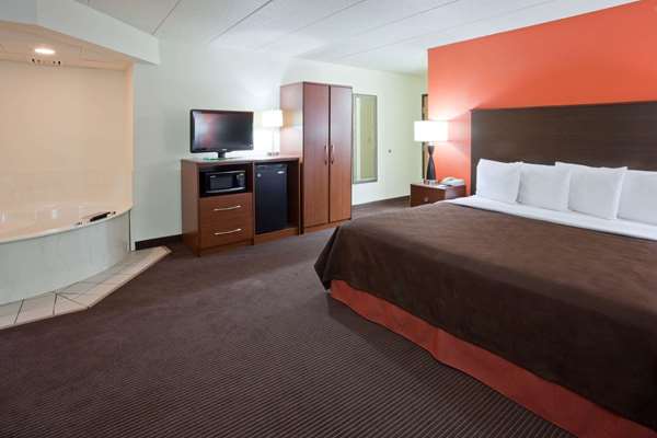Suite - AmericInn Coon Rapids