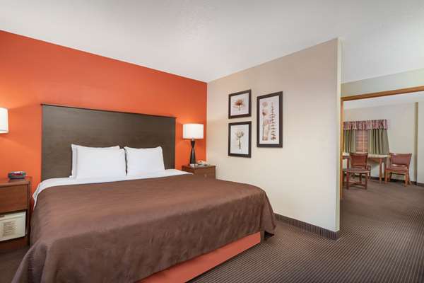 Suite - AmericInn Coon Rapids