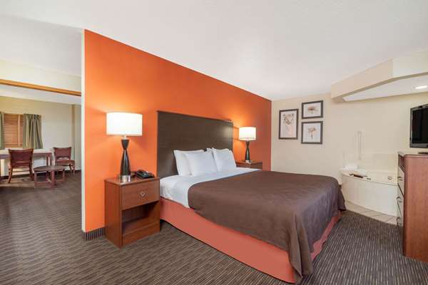 Suite - AmericInn Coon Rapids