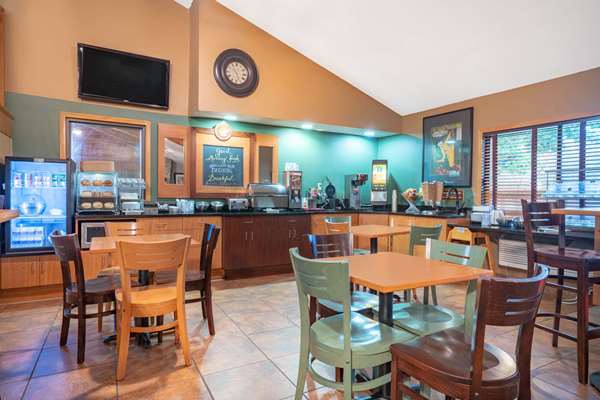  - AmericInn Coon Rapids