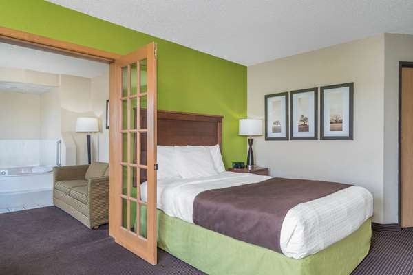 Suite - AmericInn Lodge & Suites Little Falls