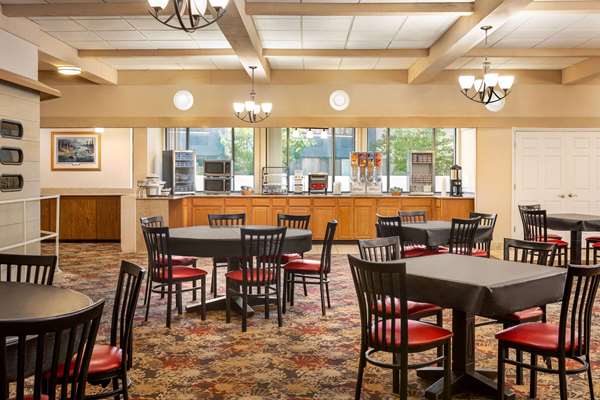 AmericInn by Wyndham La Crosse Riverfront Conference Center
