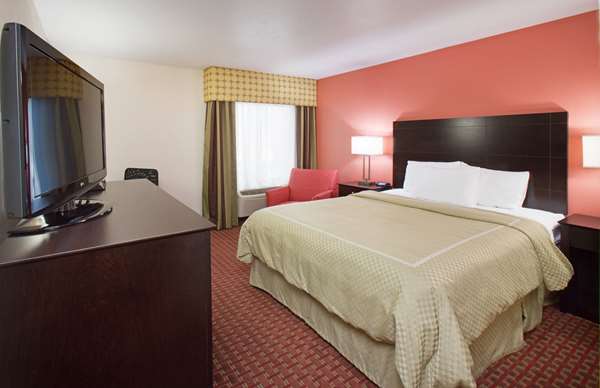  - AmericInn Hotel & Suites Johnston - I-35 & I-80, Exit 131