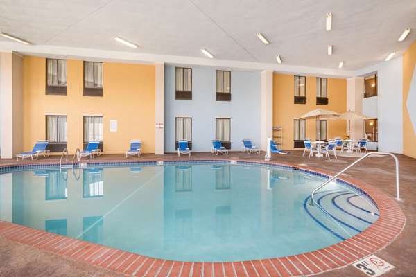 Pool - AmericInn Hotel & Suites Johnston - I-35 & I-80, Exit 131