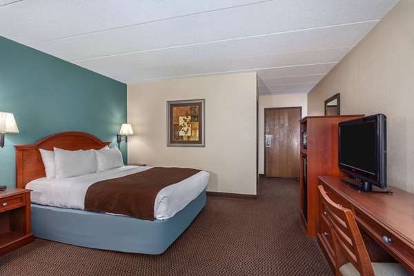 1 Queen Bed, Mobility Accessible Room, First Floor, Non-Smoking