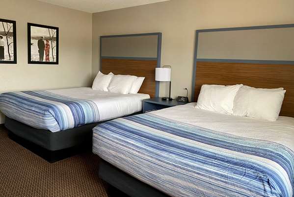 1 Queen Bed, Single Bunk Bed, Pool View, Non-Smoking