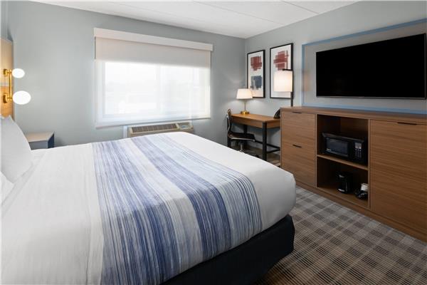 1 King Bed, Non-Smoking