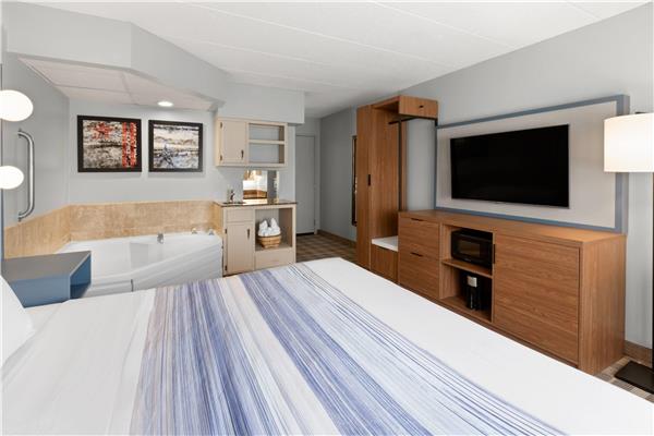 1 King Bed, Deluxe Studio Suite, Non-Smoking