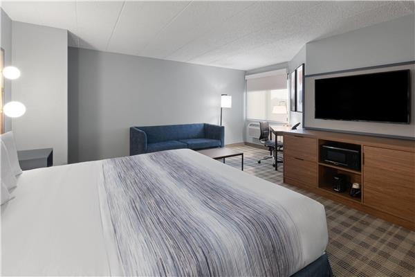 1 King Bed, Premier One Bedroom Suite, Non-Smoking