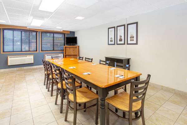  - AmericInn Lodge & Suites Calumet