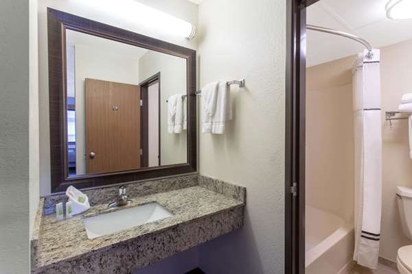  - AmericInn Lodge & Suites Calumet