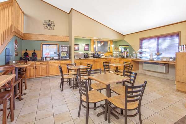 - AmericInn Lodge & Suites Calumet
