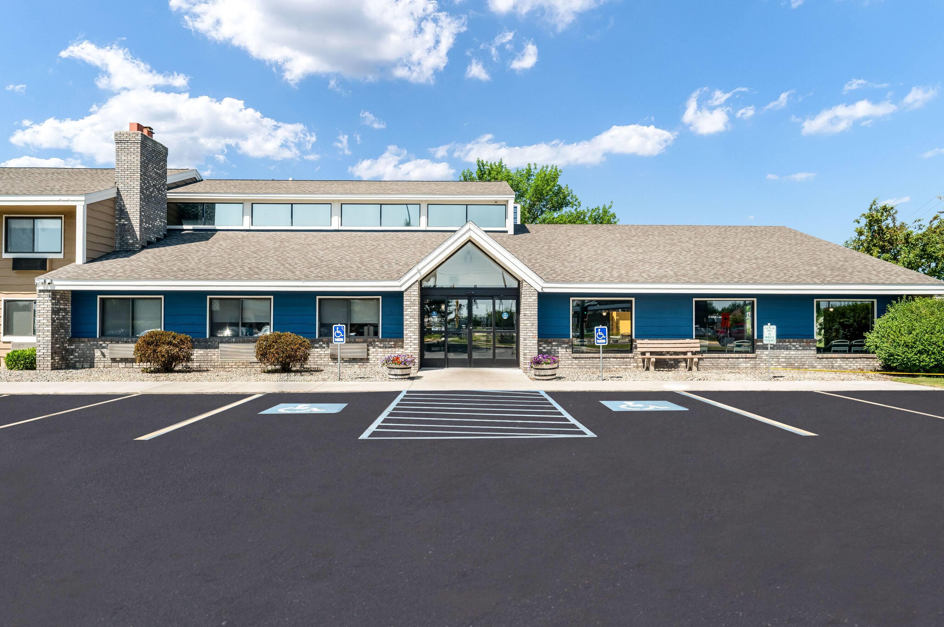 Exterior | AmericInn by Wyndham Bemidji