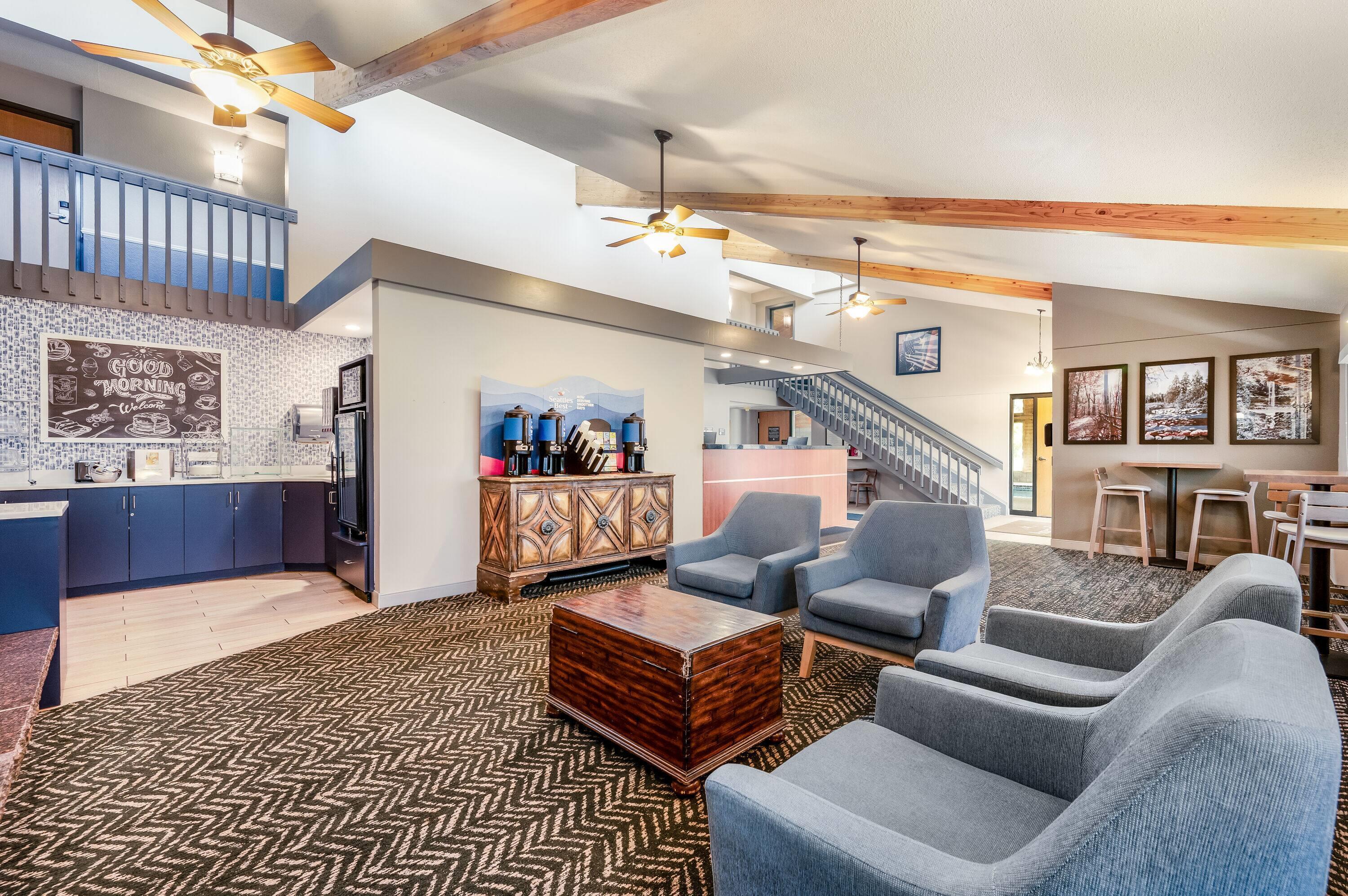 Lobby | AmericInn by Wyndham Bemidji